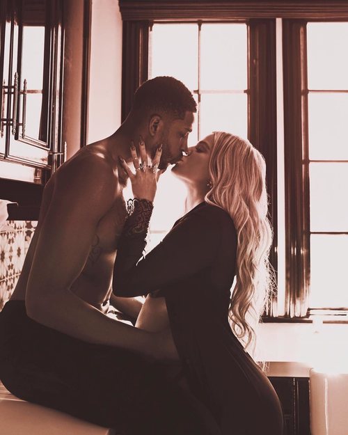 Khloe Kardashian luciendo embarazo junto a Tristan Thompson en su noveno mes de gestación