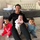 Dolores Aveiro, feliz con Eva, Mateo y Alana Martina