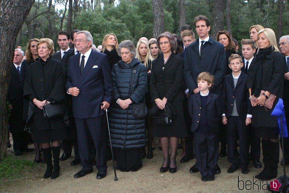 La Familia Real Griega y la Familia Real Española en el 50 aniversario de la muerte de Pablo de Grecia