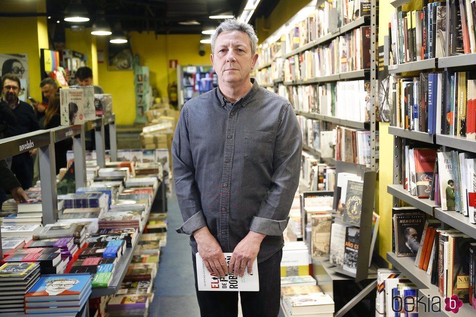 Alonso Guerrero durante la presentación de su libro 'El amor de Penny Robinson'