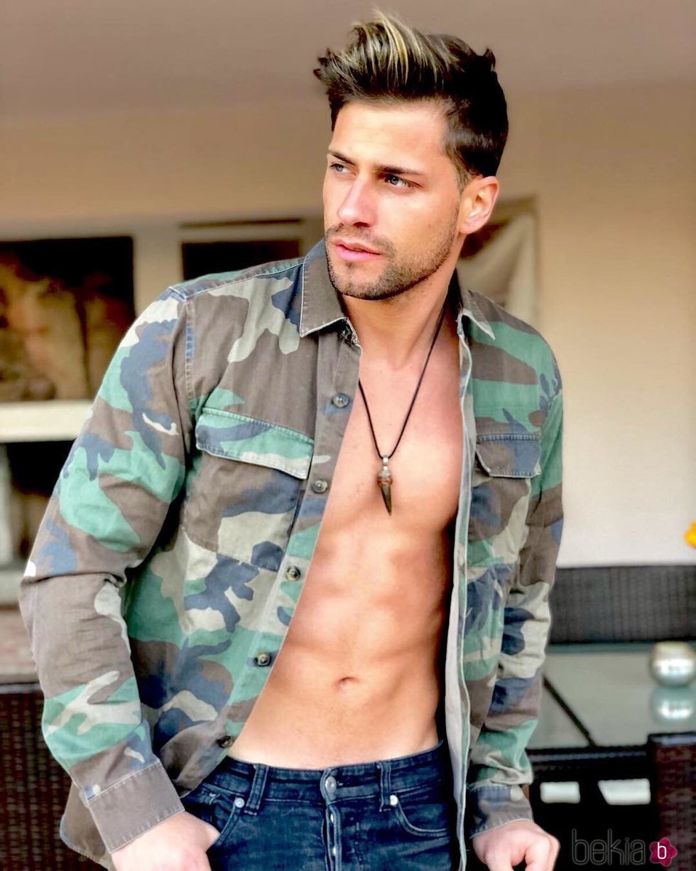 Albert Álvarez ('MyHyV') posa luciendo torso