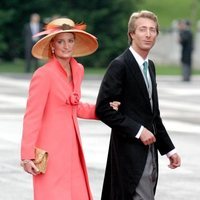 Alfonso y María Zurita de Borbón en la boda de los Reyes Felipe y Letizia