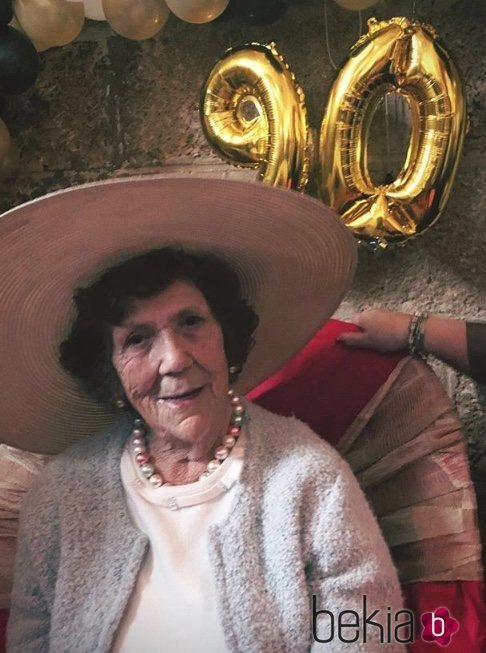 Lola, madre de Paz Padilla, en la celebración por su 90 cumpleaños