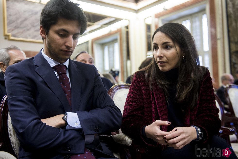 Fernando y Alejandra Romero en un acto homenaje a su abuelo Adolfo Suárez