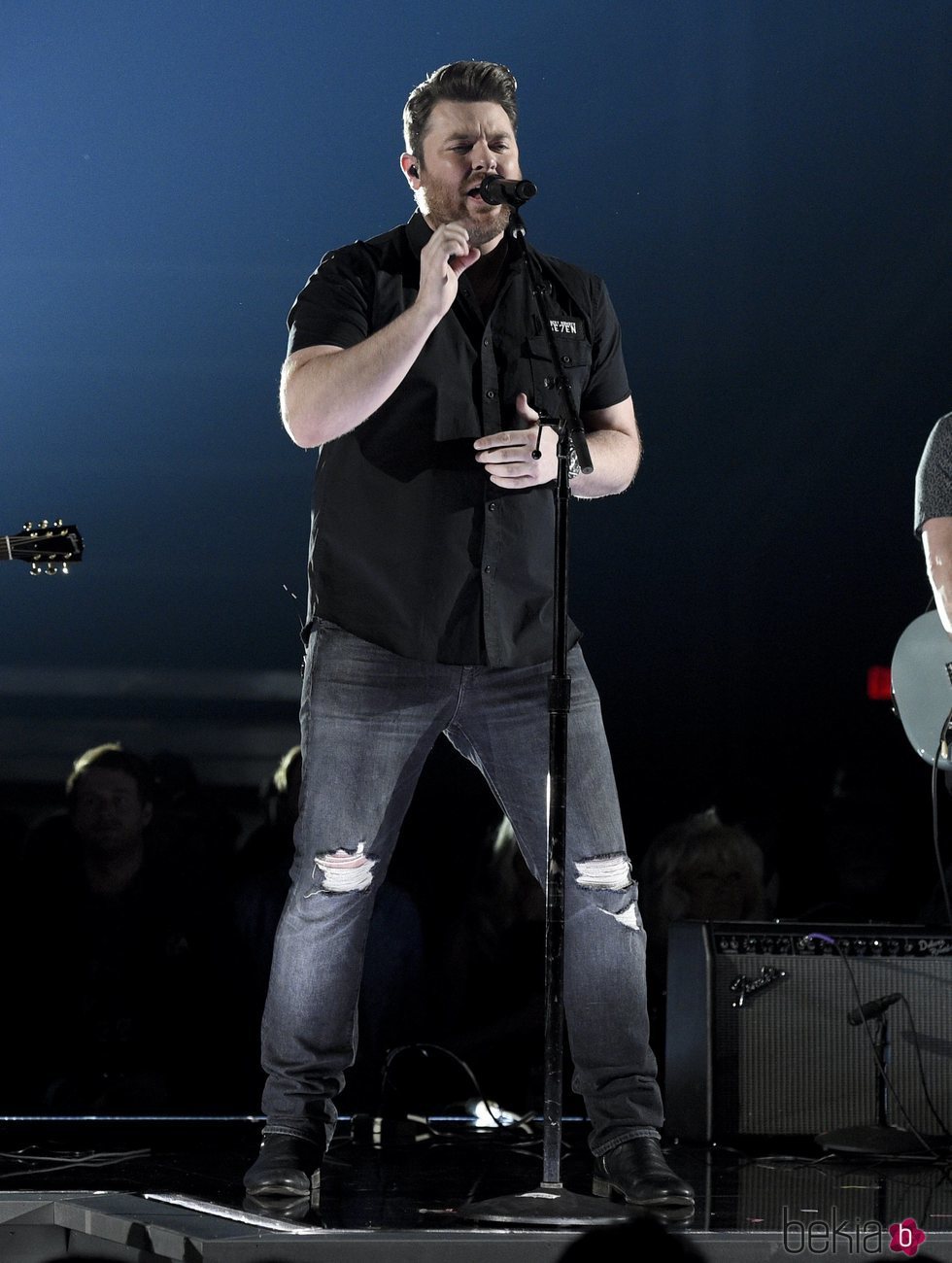 Chris Young actúa en la gala de los premios CMA Awards 2018