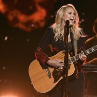 Miranda Lambert actúa en los premios CMA Awards 2018