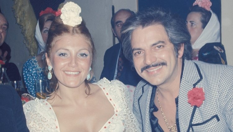 Carmen Cervera y Espartaco Santoni en una fiesta