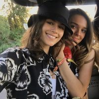 Cindy Crowford, Kaia Gerber y una amiga en el Coachella 2018