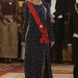 La Reina Letizia con la tiara Cartier en la cena de gala en honor al presidente de Portugal