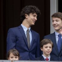 Enrique, Nicolás y Félix de Dinamarca en el 78 cumpleaños de la Reina Margarita