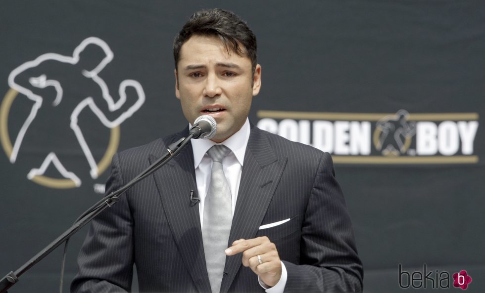 Óscar de la Hoya anunció en 2009 que se retiraría