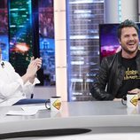 Dani Martín y Pablo Motos partiéndose de risa en 'El Hormiguero'