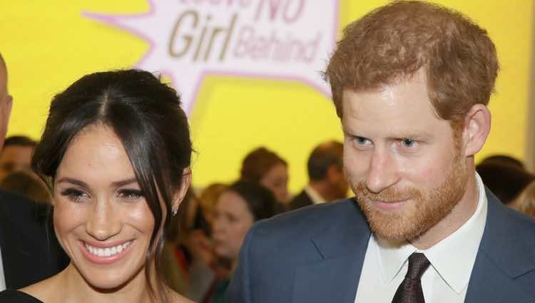 Meghan Markle y el Príncipe Harry de Inglaterra a su llegada al evento Women's Empowerment en Londres