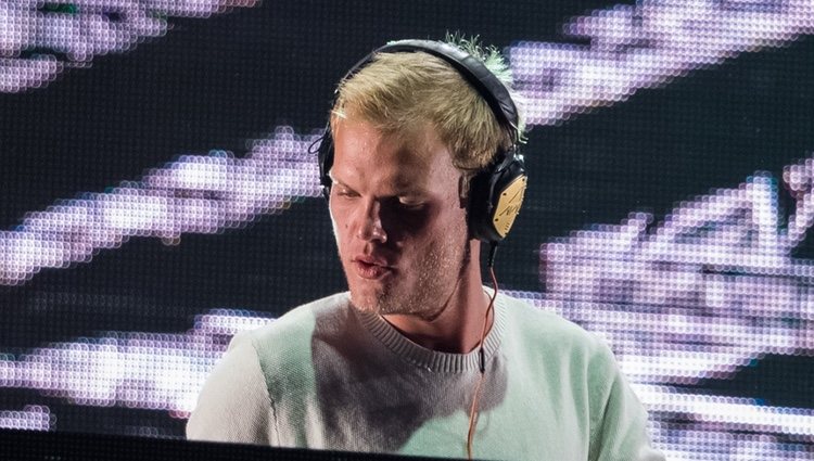 Avicii en uno de sus conciertos