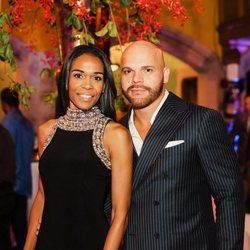 Michelle Williams y Chad Johnson en una fiesta