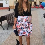 Chabelita Pantoja llegando al bautizo de Carlota Rivera Rosales con su hijo Alberto Isla