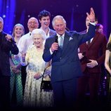 Isabel II y el Príncipe Carlos en el concierto del 92 cumpleaños de la Reina