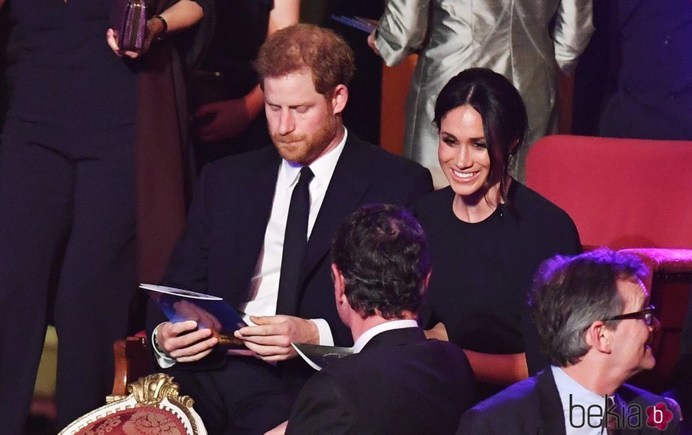 El Príncipe Harry y Meghan Markle durante el concierto del 92 cumpleaños de la Reina