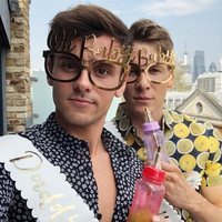 Tom Daley y Dustin Lance Black en el baby shower de su primer hijo