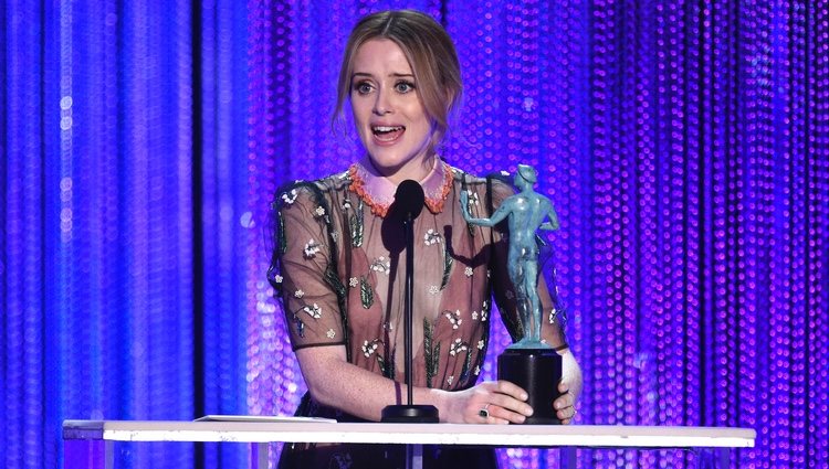 Claire Foy tras recoger el premio Screen Actors Guild Awards 2017