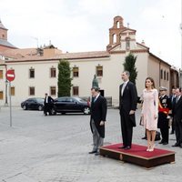 Los Reyes Felipe y Letizia junto a Mariano Rajoy y autoridades en la ceremonia del Premio Cervantes 2017