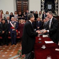 El Rey Felipe VI le entrega la medalla del Premio Cervantes 2017 a Sergio Ramírez