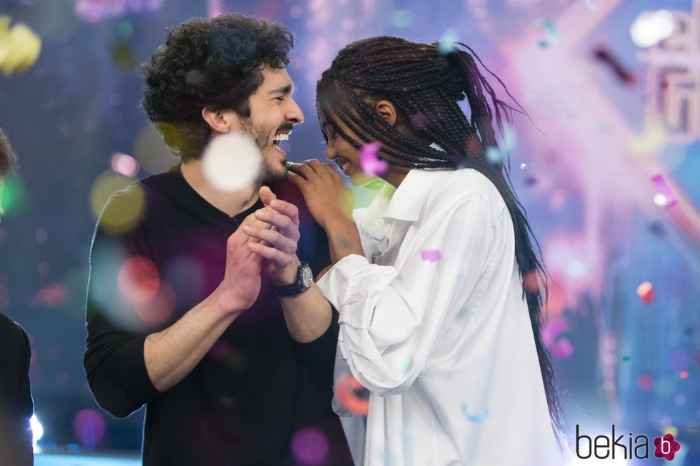 Berta Vázquez y Chino Darín divirtiéndose en 'El Hormiguero'