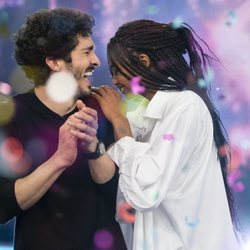 Berta Vázquez y Chino Darín divirtiéndose en 'El Hormiguero'