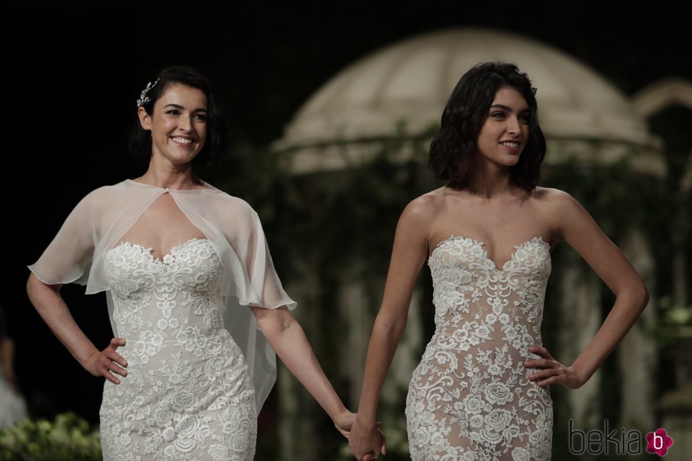 Blanca Romero y Lucía Rivera, todo naturalidad durante la Barcelona Bridal Fashion Week 2018