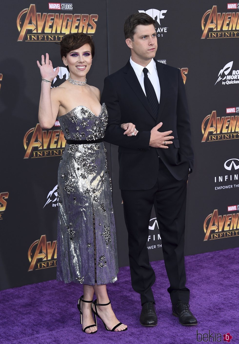 Scarlett Johansson y Colin Fost en la presentación de 'Avengers: Infinity War'