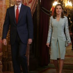 Los Reyes Felipe y Letizia en el almuerzo previo a la entrega del Premio Cervantes 2017