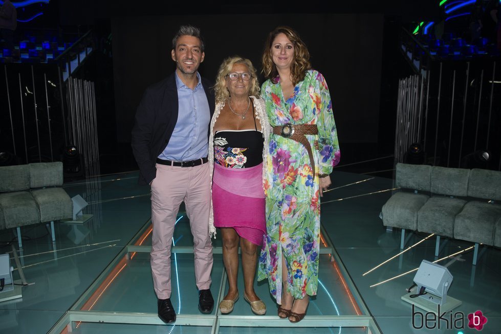 Fernando Marcos, Mayte Zaldívar y su hija Elia Muñoz en la gala 7 'Supervivientes 2018'