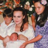 Rocío Dúrcal junto a sus hijos Carmen, Antonio y Shaila