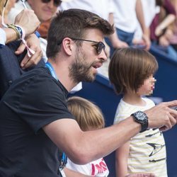 Piqué con sus hijos en torneo de tenis Barcelona Open Banc Sabadell