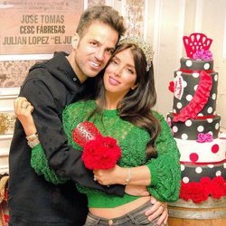 Cesc Fábregas y Daniella Semaan en una fiesta flamenca