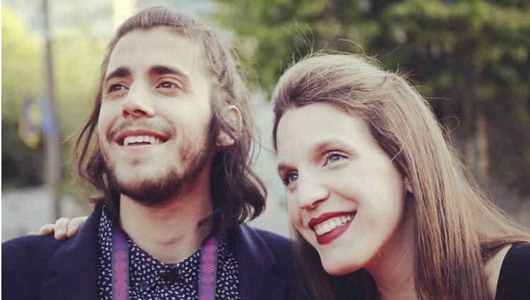 Luísa y Salvador Sobral muy sonrientes