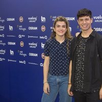 Amaia Romero y Alfred García en su llegada a Lisboa