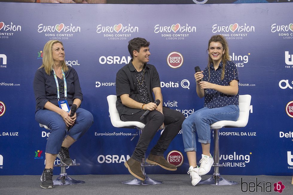 Amaia Romero y Alfred García durante una rueda de prensa en Lisboa