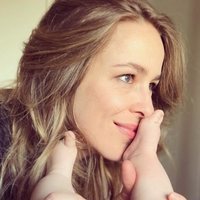 Silvia Abascal y los pies de su hijo para felicitar el Día de la Madre 2018