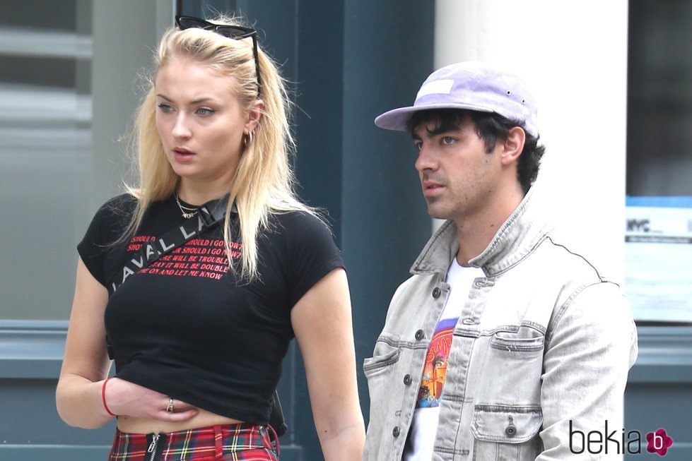 Joe Jonas y Sophie Turner, de paseo en pareja por Nueva York