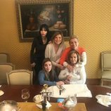 María Teresa Campos celebrando el Día de la Madre 2018 con sus hijas y sus nietas