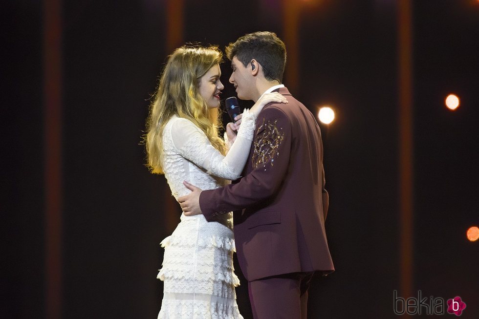 Amaia y Alfred durante el primer ensayo general previo a Eurovisión 2018