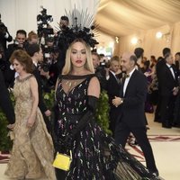 Rita Ora en la alfombra roja de la Gala MET 2018