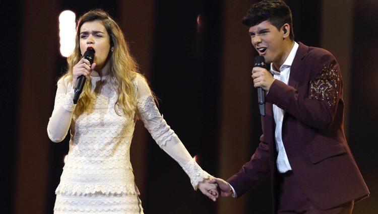 Amaia y Alfred cantando en el primer ensayo general previo a Eurovisión 2018