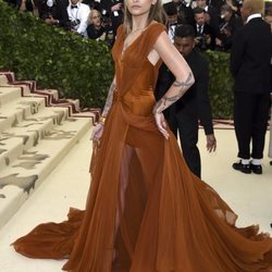 Paris Jackson en la alfombra roja de la Gala MET 2018