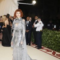 Zendaya en la alfombra roja de la Gala MET 2018