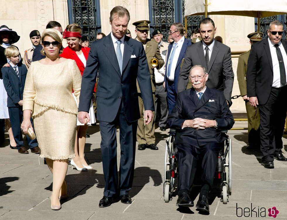 Los Grandes Duques de Luxemburgo y Juan de Luxemburgo en la procesión de la Octava Católica