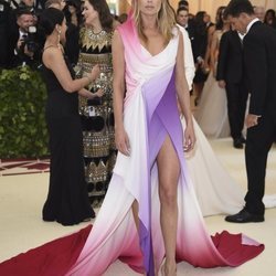 Doutzen Kroes en la alfombra roja de la Gala MET 2018