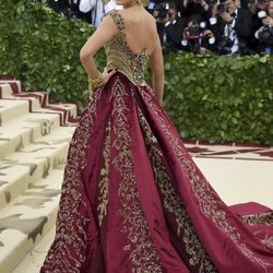 Blake Lively, espectacular en la alfombra roja de la Gala MET 2018