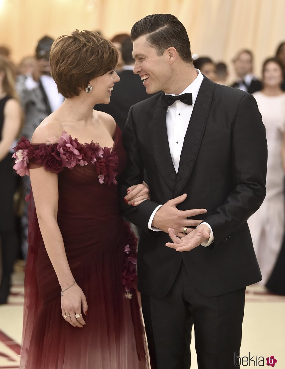 Scarlett Johansson y su novio en la alfombra roja de la Gala MET 2018